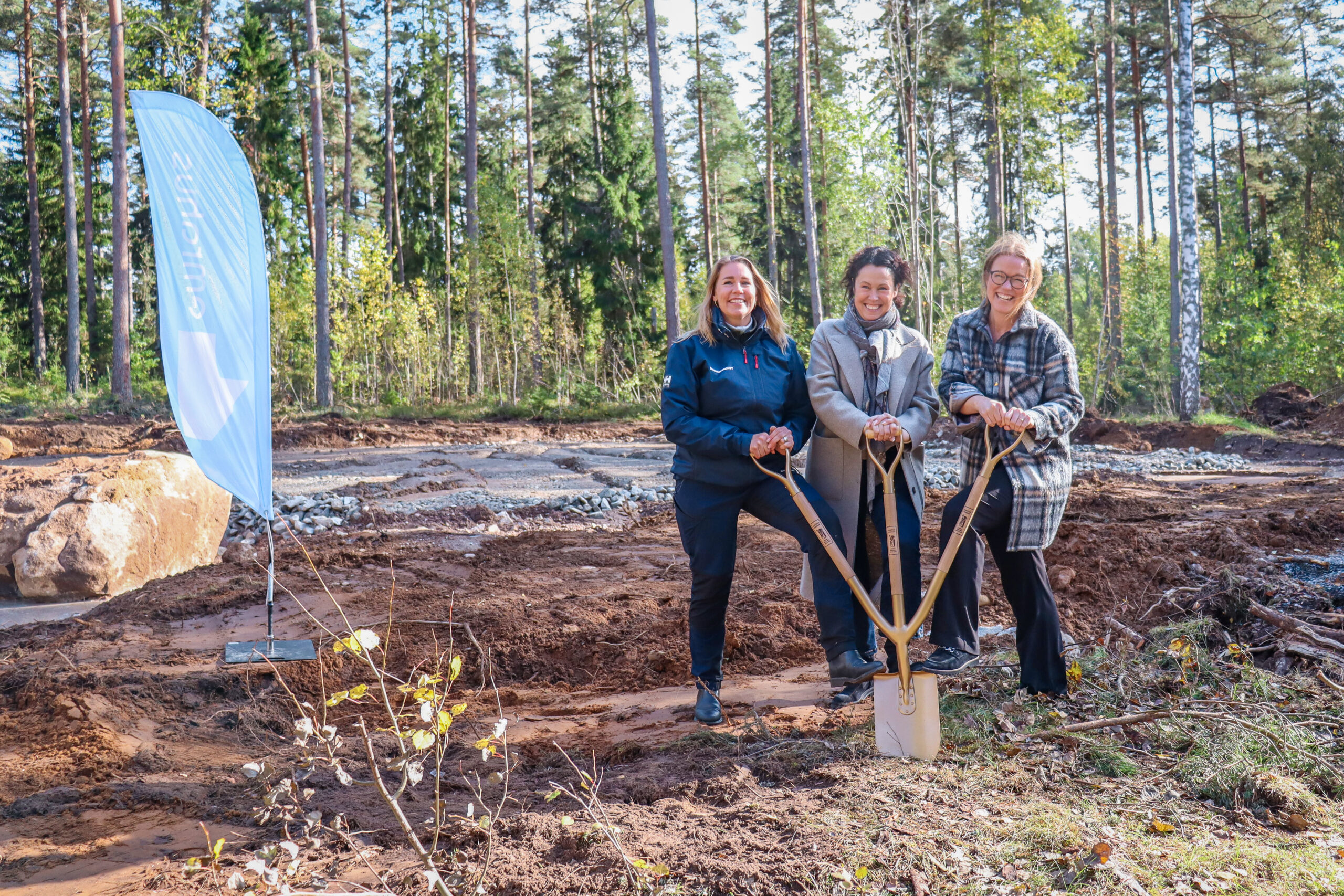 I Eksjö har spaden satts i marken för ett nytt barn- och ungdomsboende